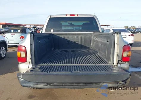 2002 GMC Sierra 1500 Sl z USA, uszkodzony, nr VIN 1GTEC14W22Z146500
